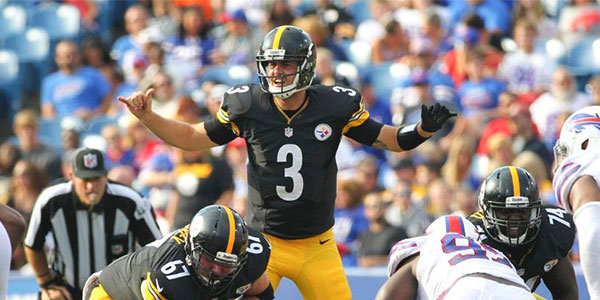 Steelers backup QB Landry Jones warms up against Patriots