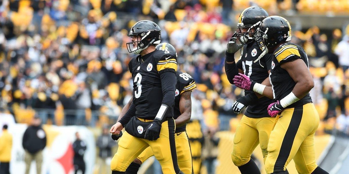 Steelers backup QB Landry Jones warms up against Patriots