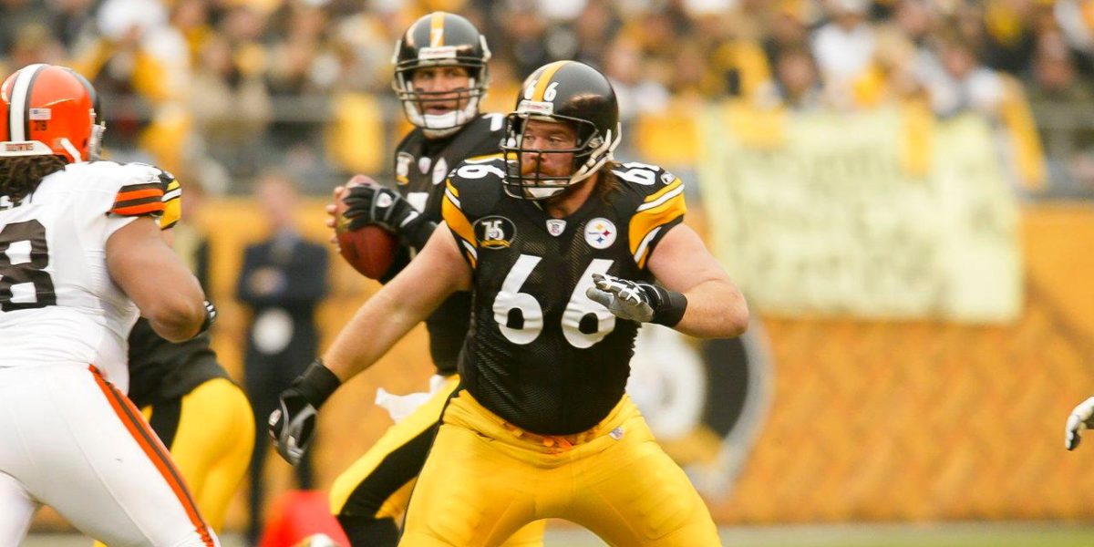 Alan Faneca blocks for Ben Roethlisberger