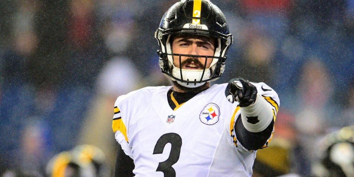 Steelers backup QB Landry Jones warms up against Patriots