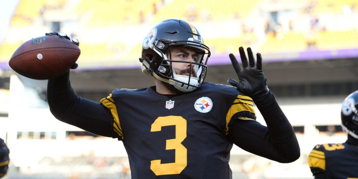 Steelers QB Landry Jones warms up for a game against the Baltimore Ravens
