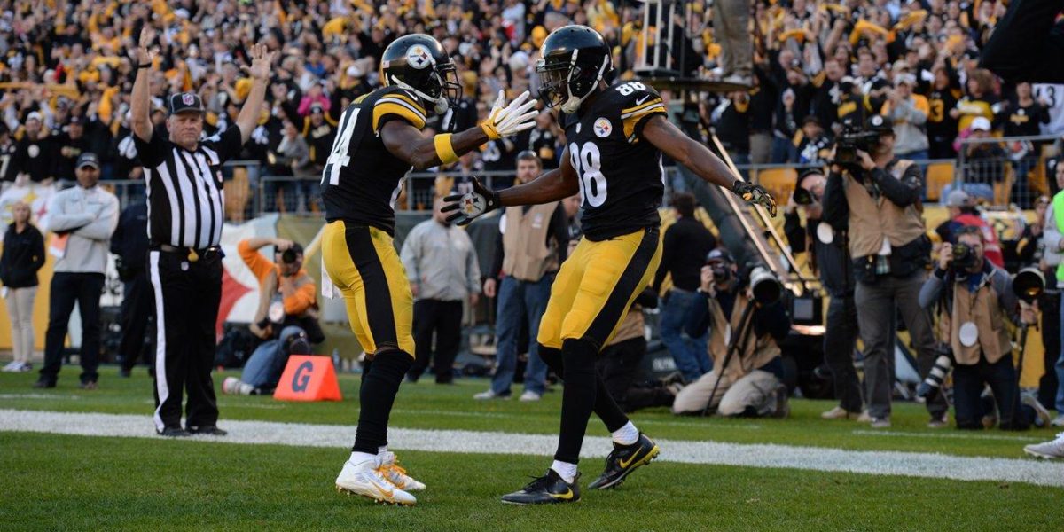 Pittsburgh Steelers receivers Antonio Brown and Darrius Heyward-Bey celebrate a touchdown