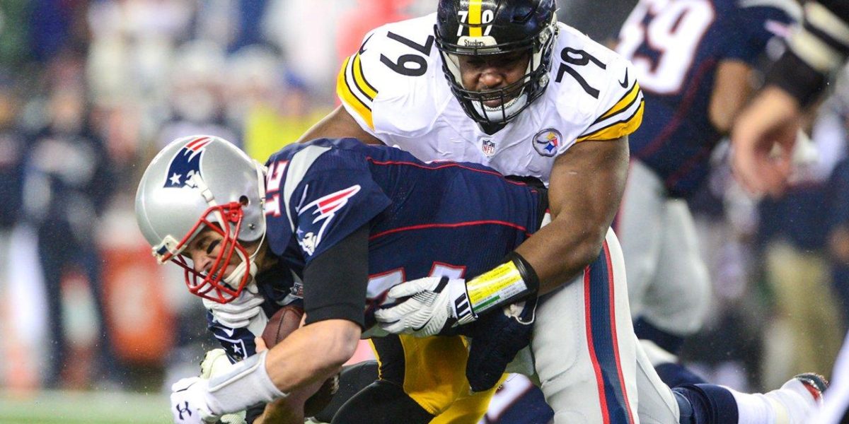 Steelers defensive tackle Javon Hargrave sacks Patriots quarterback Tom Brady