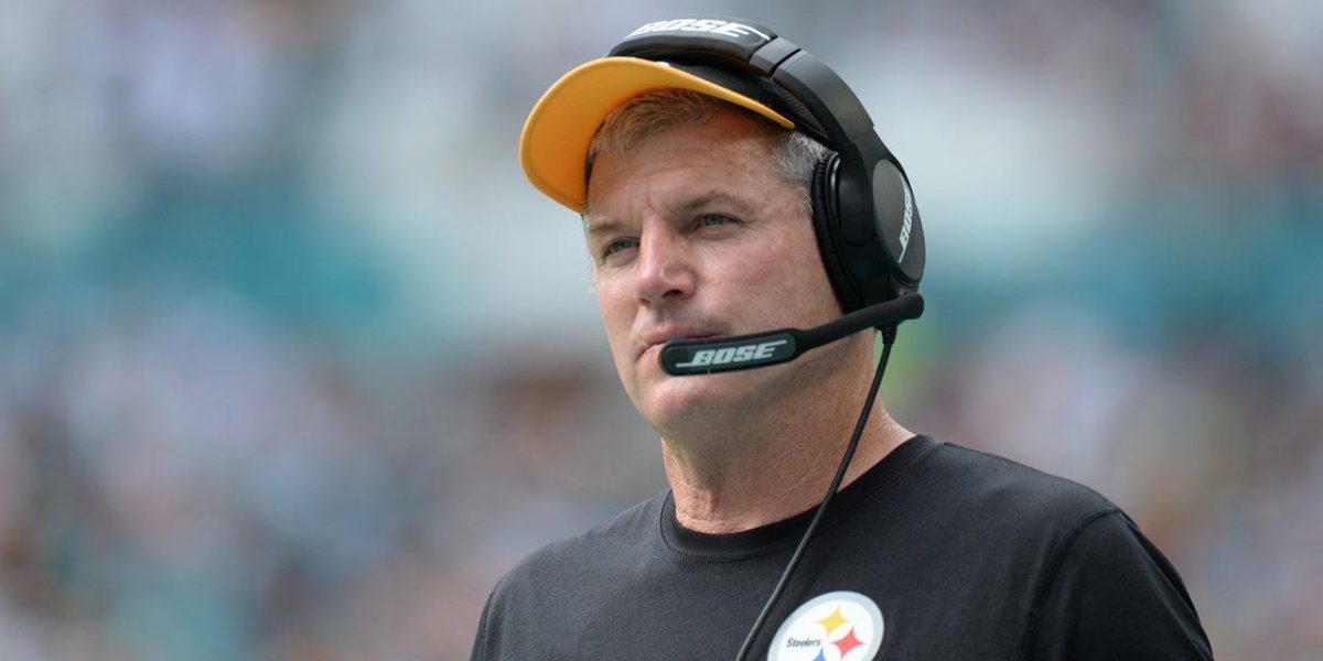 Pittsburgh Steelers offensive line coach Mike Munchak