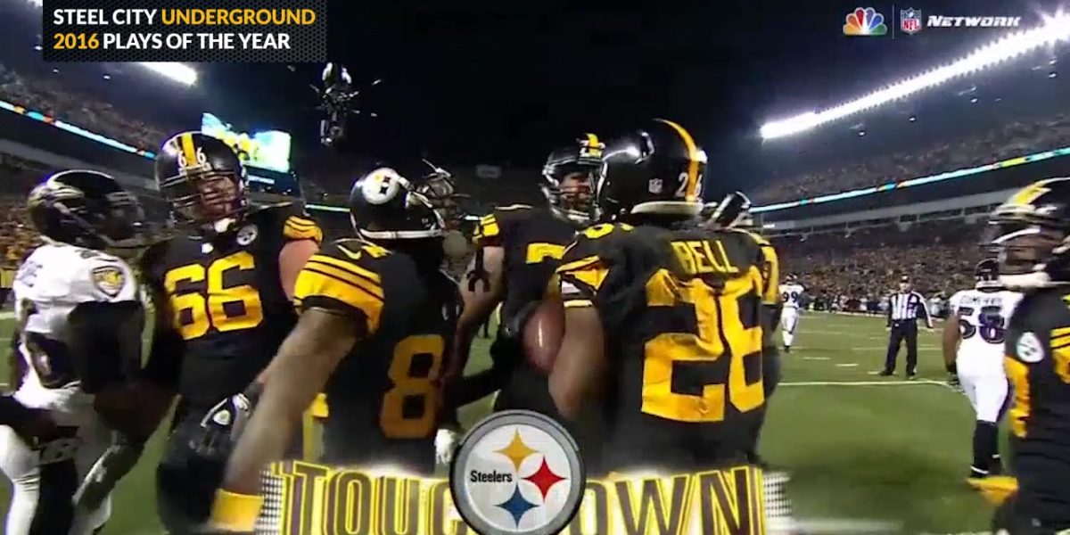 Le'Veon Bell scores a touchdown on Christmas Day against the Ravens