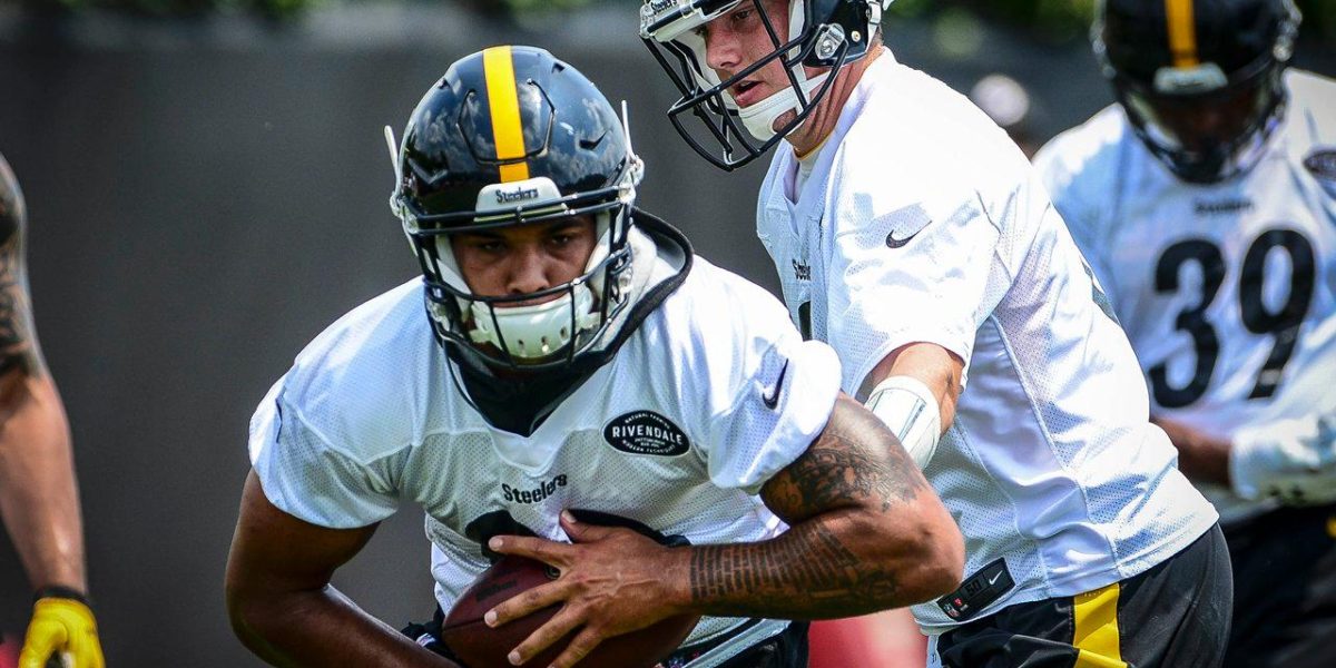 Pittsburgh Steelers running back James Conner