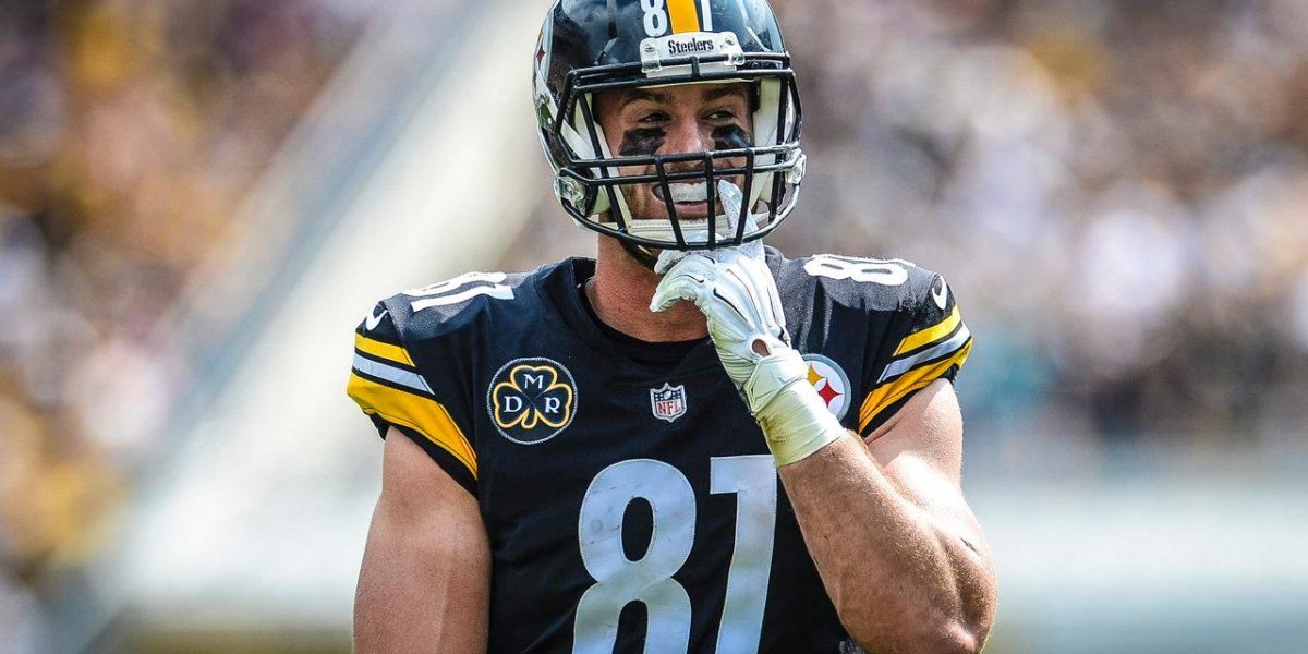 Pittsburgh Steelers TE Jesse James