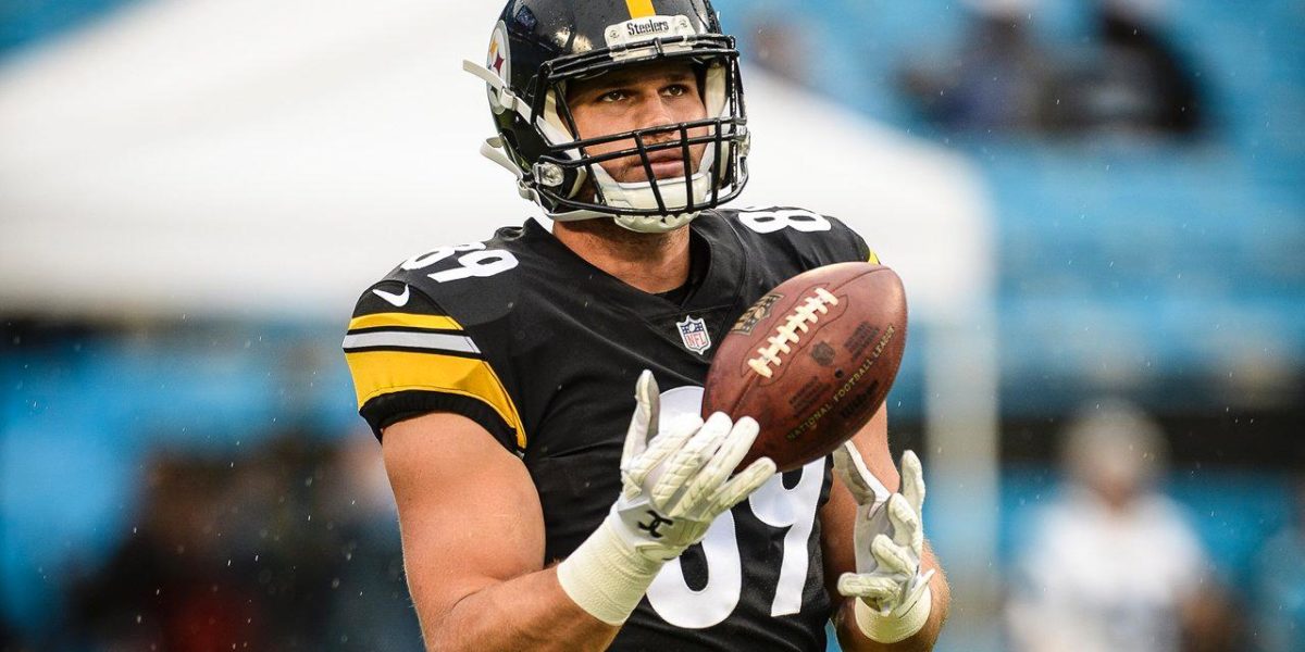 Steelers tight end Vance McDonald