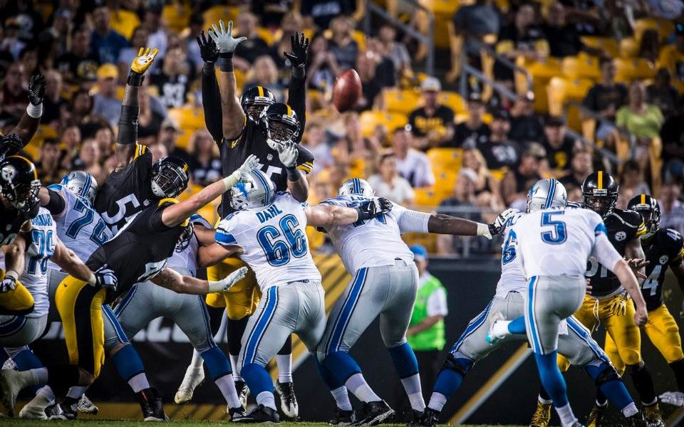 Pittsburgh Steelers block field goal by Detroit Lions