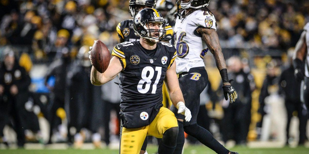 Pittsburgh Steelers TE Jesse James