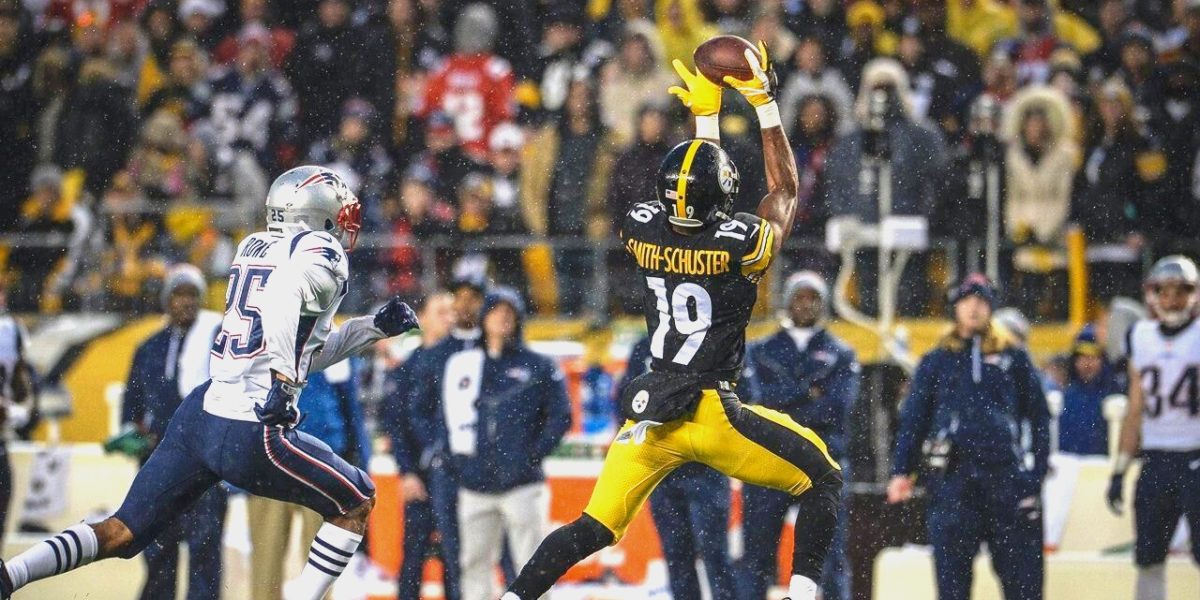 Steelers receiver JuJu Smith-Schuster makes a catch against the New England Patriots in Week 15 of the 2017 NFL Season