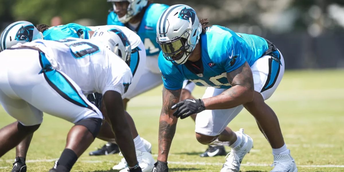 Julius Peppers of the Carolina Panthers practice (photo 2018 Melissa Melvin-Rodriguez, Panthers.com)