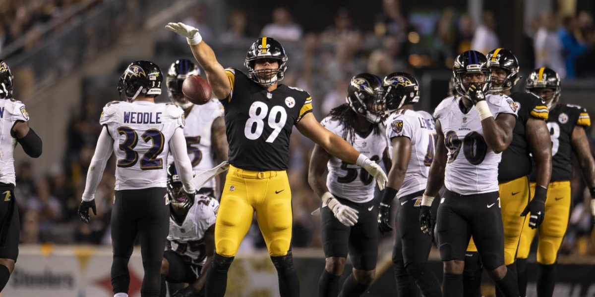 Pittsburgh Steelers TE Vance McDonald