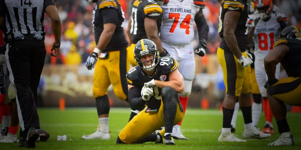 Steelers linebacker T.J. Watt celebrates after a sack on the Cleveland Browns in Week 1 of the 2018 NFL regular season