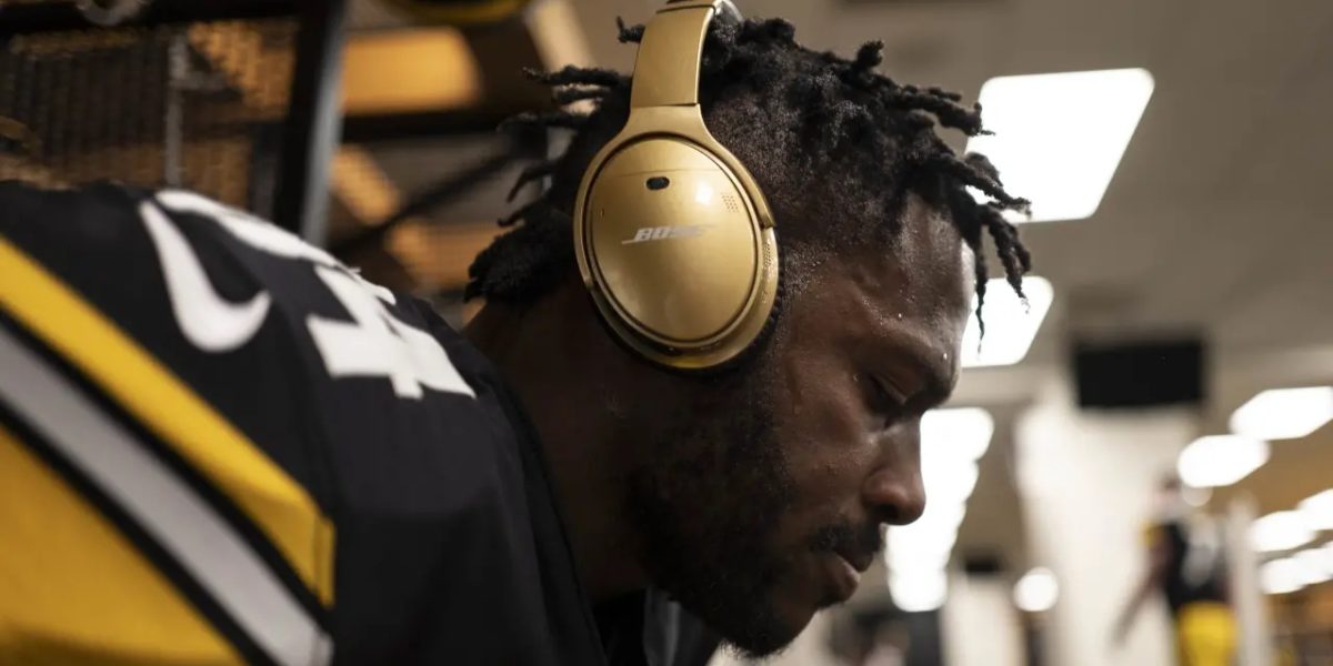 Pittsburgh Steelers receiver Antonio Brown focuses in the locker room before facing the Los Angeles Chargers at Heinz Field on Dec. 2, 2018