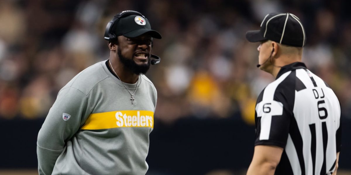 Mike Tomlin arguing with an NFL referee