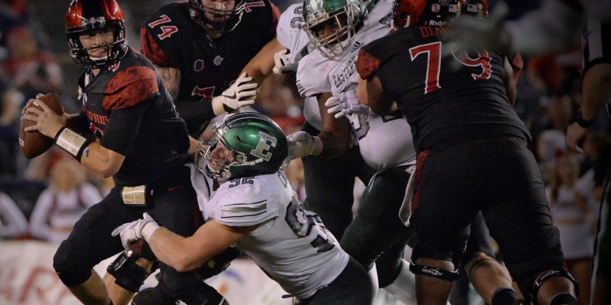 Eastern Michigan outside linebacker Maxx Crosby makes a critical tackle