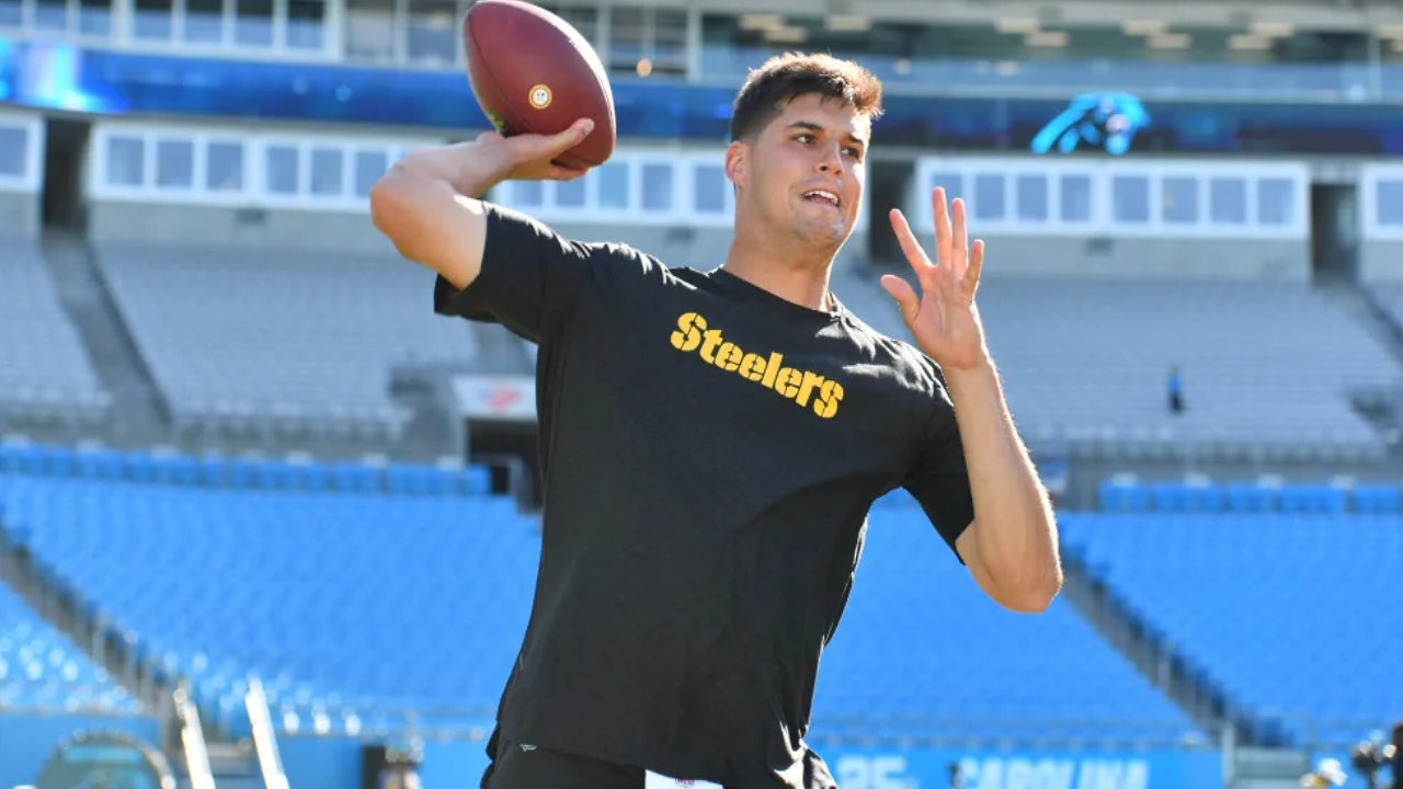Pittsburgh Steelers quarterback Mason Rudolph warms up prior to a preseason game against the Carolina Panthers in August 2019