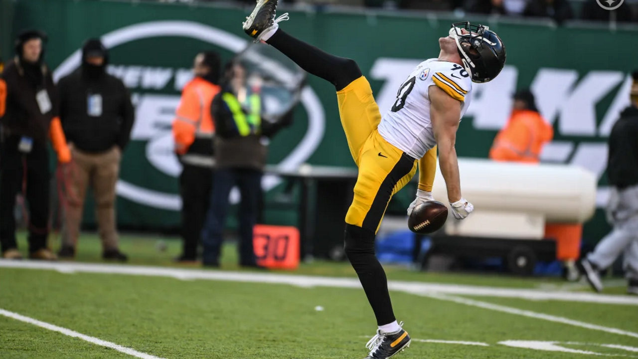 Pittsburgh Steelers linebacker T.J. Watt reacts after getting a strip-sack against the New York Jets and recovering the fumble in Week 16 of the 2019-20 NFL regular season