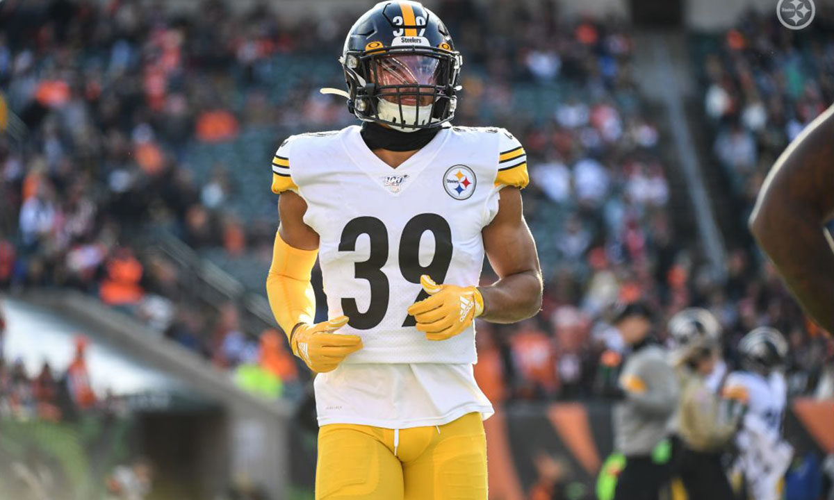 Pittsburgh Steelers safety Minkah Fitzpatrick (39) celebrates an interception against the San Francisco 49ers