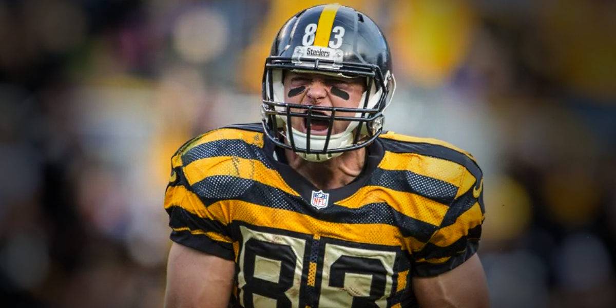 Pittsburgh Steelers tight end Heath Miller celebrates a touchdown