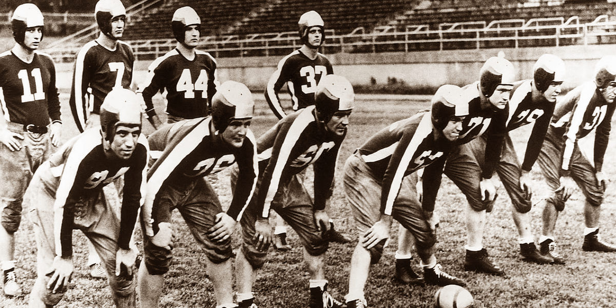 The starters for the 1943 Pittsburgh-Philadelphia Steagles professional football team (Philadelphia Eagles, Pittsburgh Steelers)