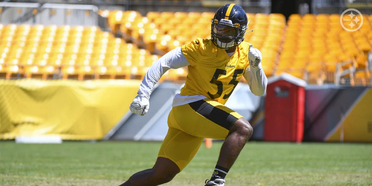 Pittsburgh Steelers second-year linebacker Devin Bush practices during 2020 training camp at Heinz Field