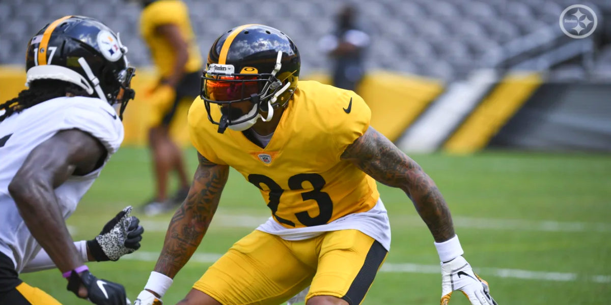 Pittsburgh Steelers cornerback Joe Haden works out during 2020 training camp at Heinz Field