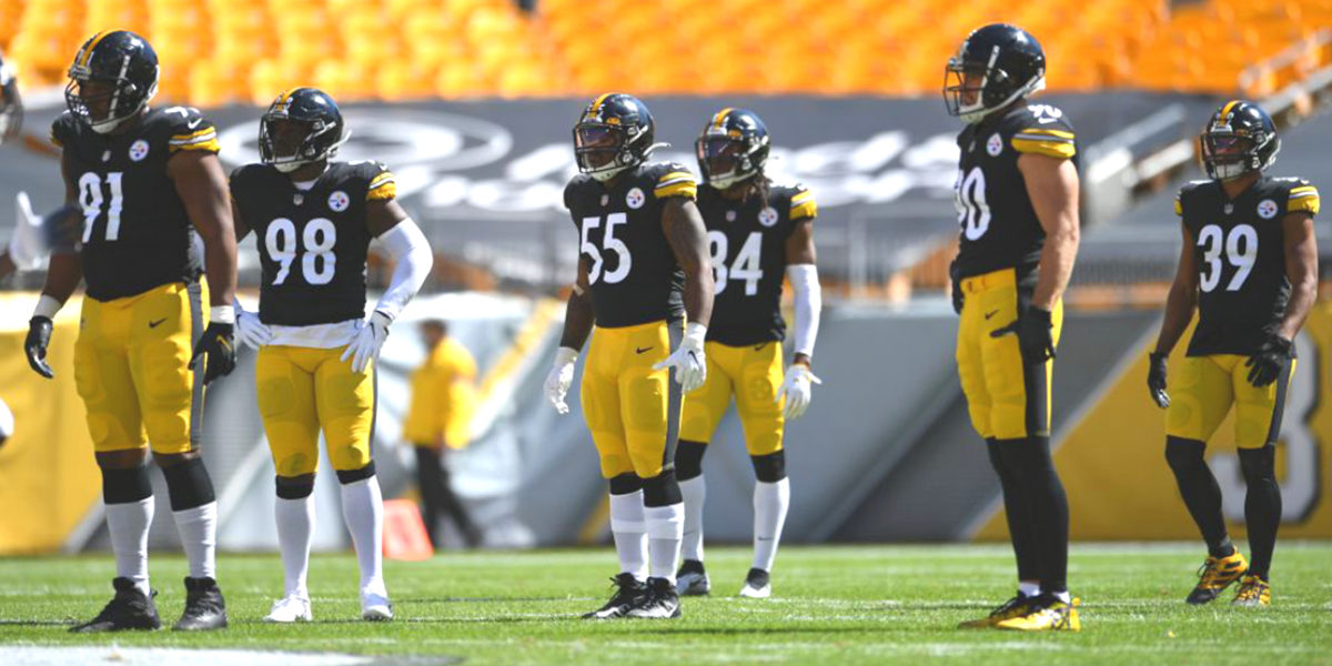 The Pittsburgh Steelers defense prepares for a play against the Denver Broncos