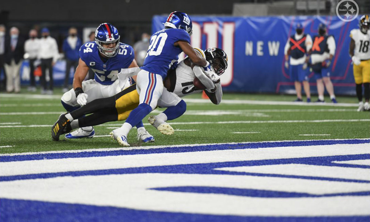 Pittsburgh Steelers receiver James Washington scores a touchdown against the New York Giants in Week 1 of the 2020 NFL regular season