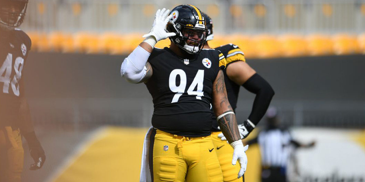 Tyson Alualu of the Pittsburgh Steelers prepares for a play against the Houston Texans