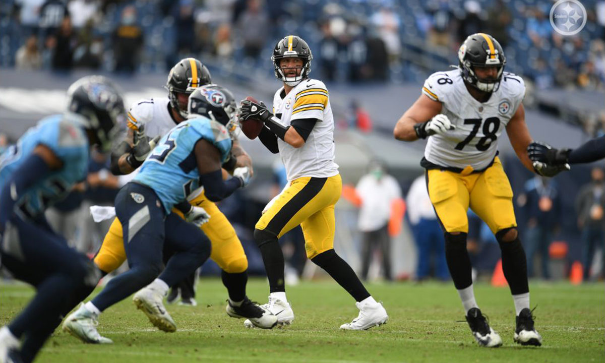 Pittsburgh Steelers QB Ben Roethlisberger and OT Alejandro Villanueva