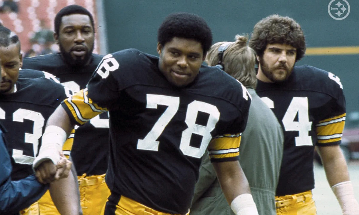 Dwight White (No. 78) of the Pittsburgh Steelers