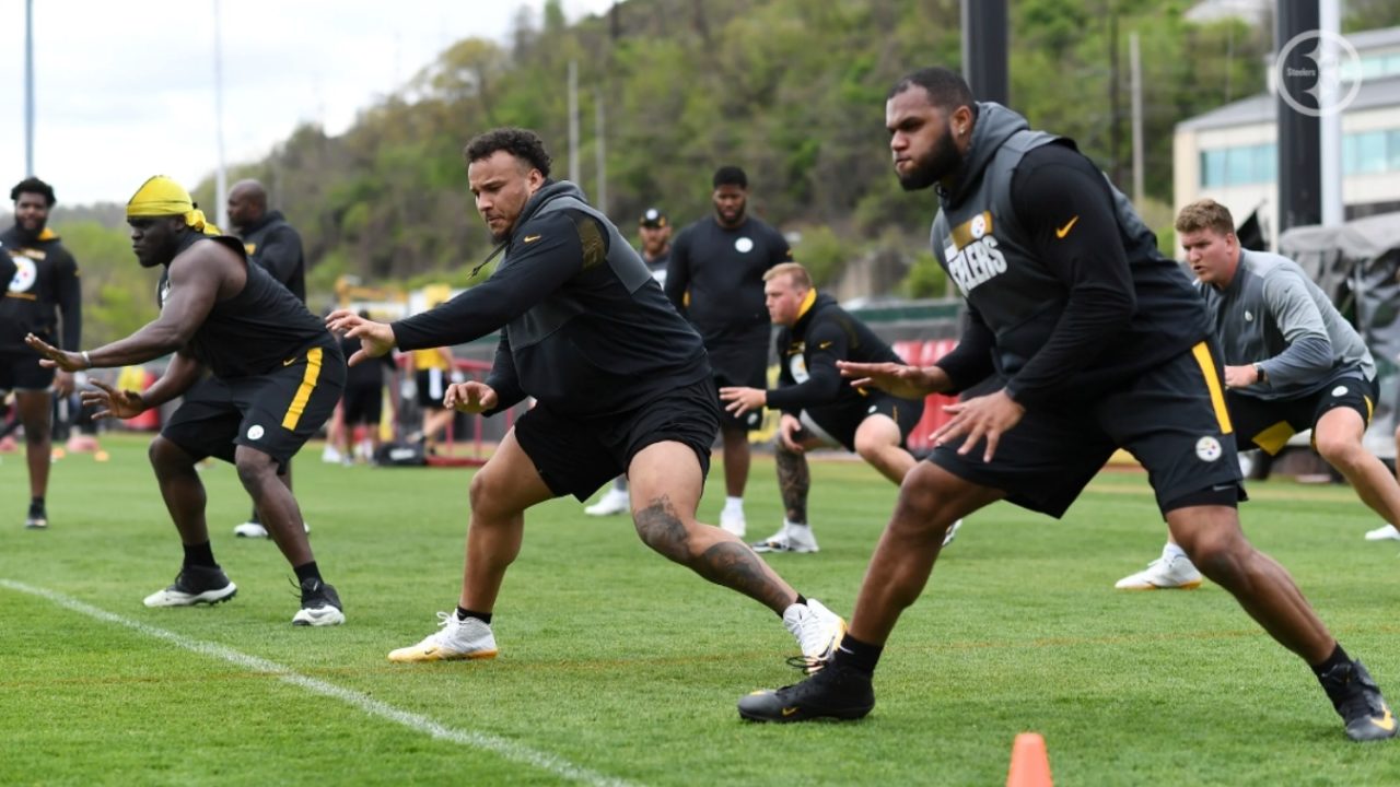 Pittsburgh Steelers offensive line at minicamp 2022