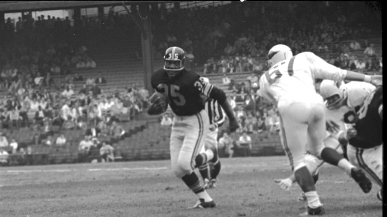 John Henry Johnson (No. 35) of the Pittsburgh Steelers