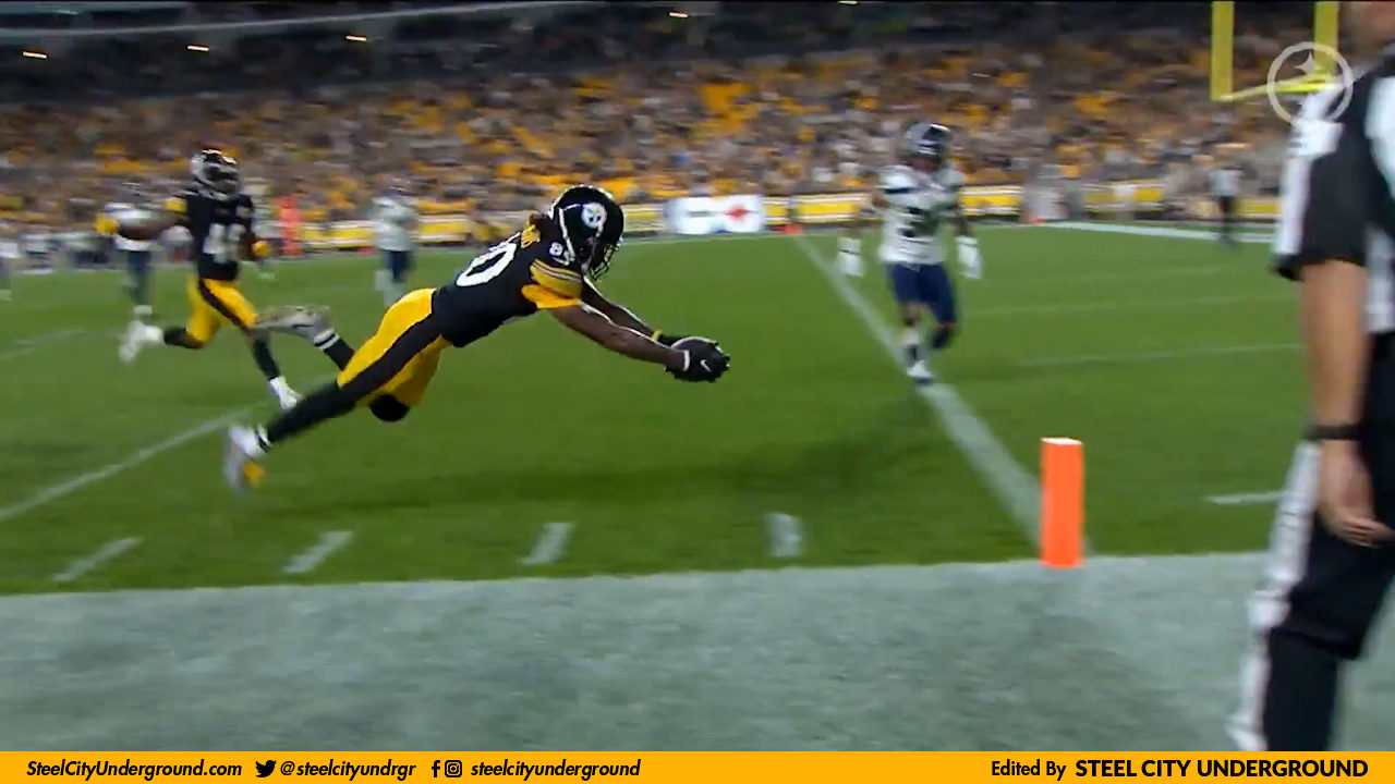 Pittsburgh Steelers WR Tyler Vaughns scores a TD from Kenny Pickett