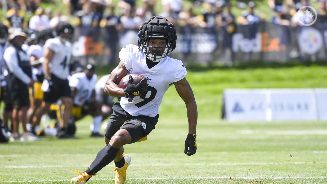 Pittsburgh Steelers WR Calvin Austin III