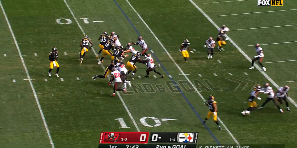 Watch: Kenny Pickett's first NFL touchdown pass