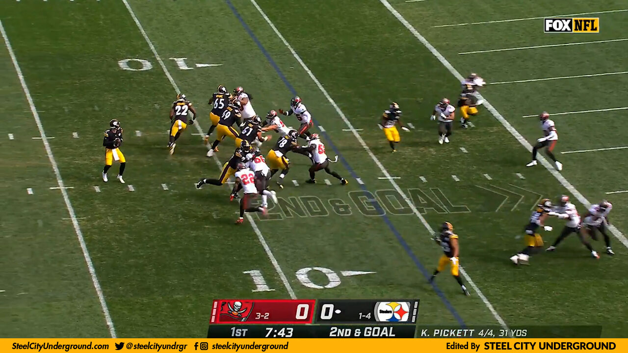 Watch: Kenny Pickett's first NFL touchdown pass