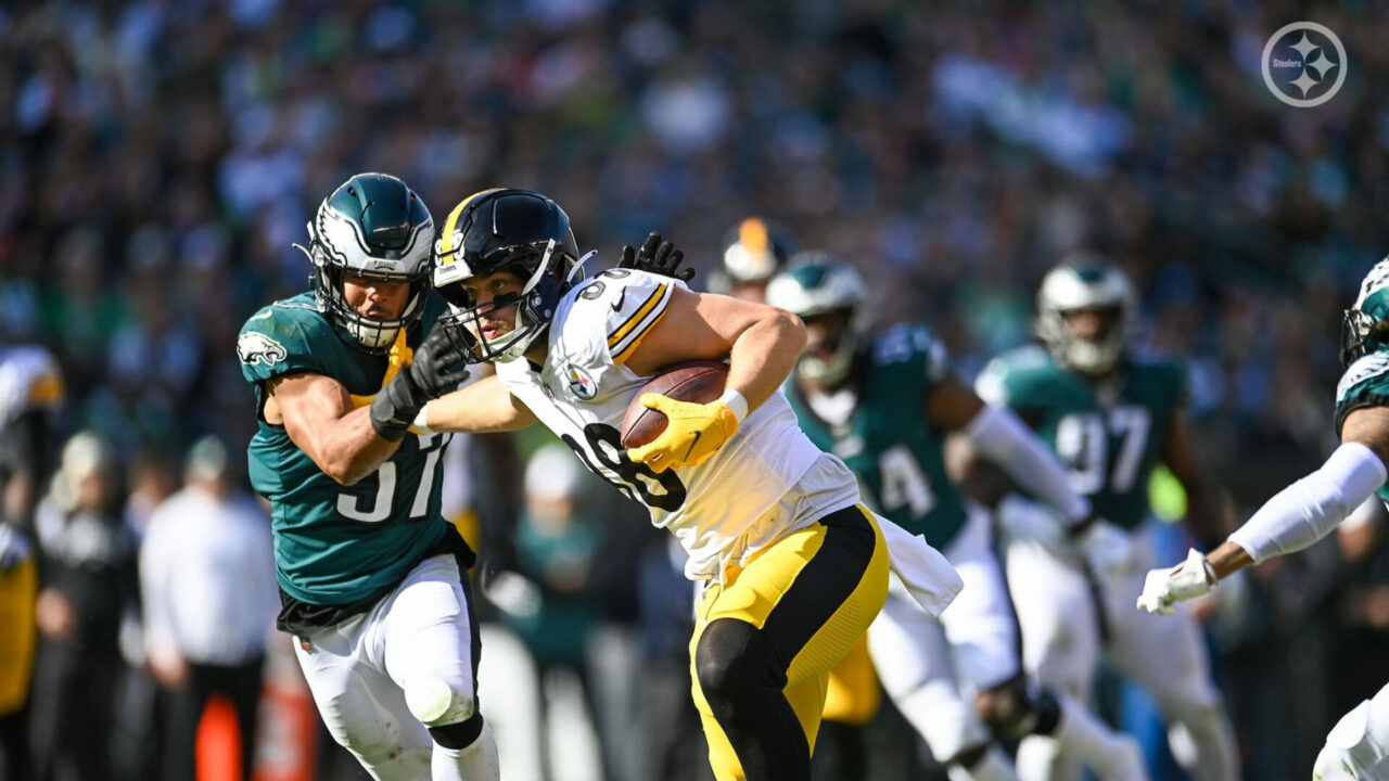 Tight end Pat Freiermuth of the Pittsburgh Steelers