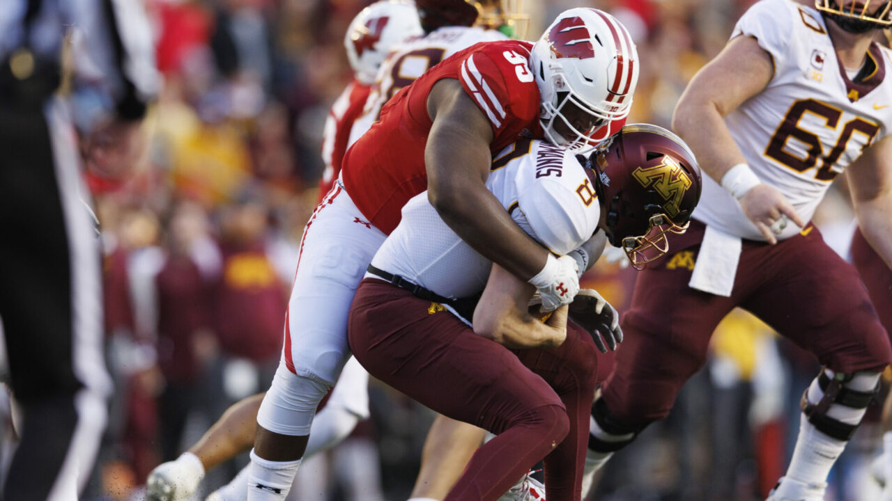 Wisconsin Badgers nose tackle Keeanu Benton