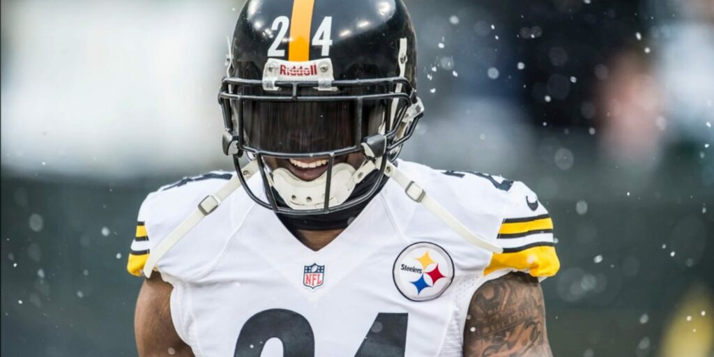 Cornerback Ike Taylor of the Pittsburgh Steelers