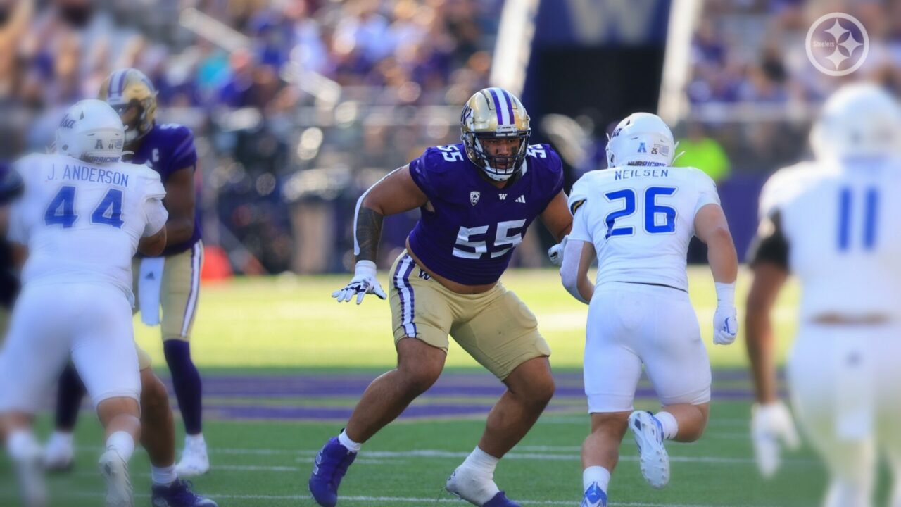 Troy Fautanu (OT) of the Washington Huskies