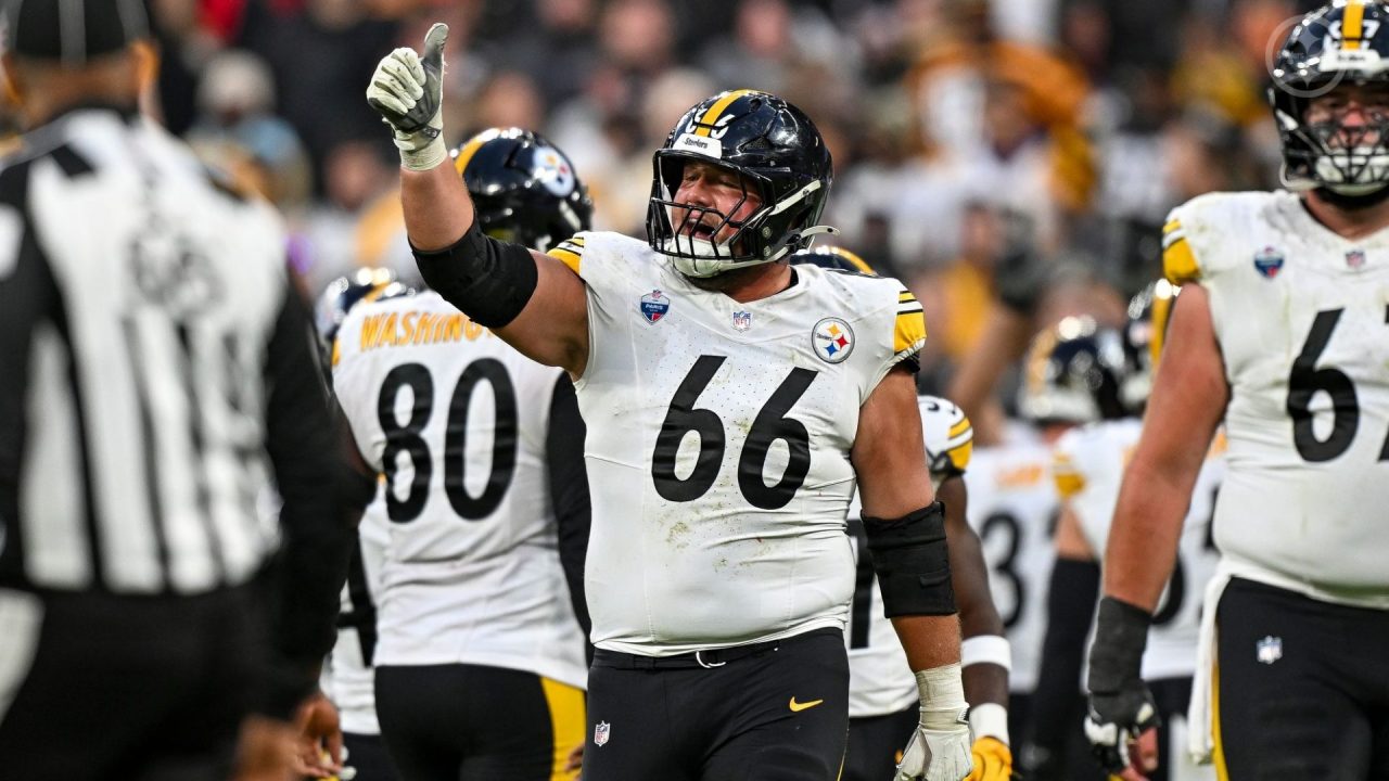 Pittsburgh Steelers OL Mason McCormick